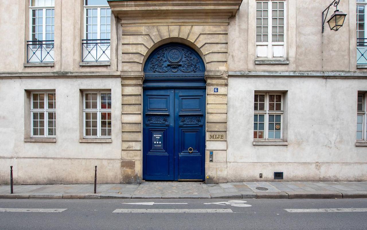 Mije Marais Hostel Paris Exterior foto The entrance to the Institut de France